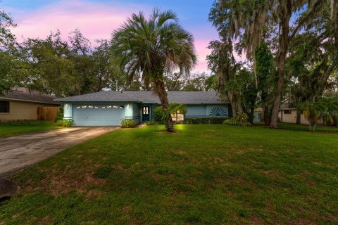 House in Lakeland, Florida 3 bedrooms, 182.46 sq.m. № 2123716