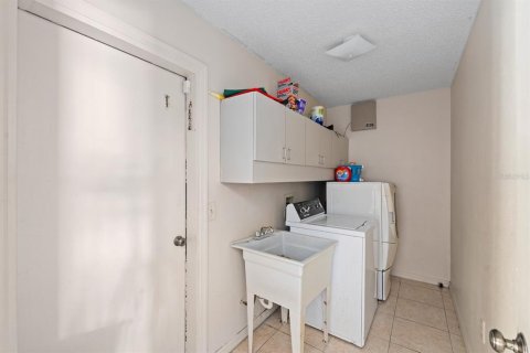 House in Lakeland, Florida 3 bedrooms, 182.46 sq.m. № 2123716 - photo 28