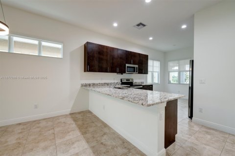 Casa en venta en Port St. Lucie, Florida, 3 dormitorios, 152.92 m2 № 1923851 - foto 8