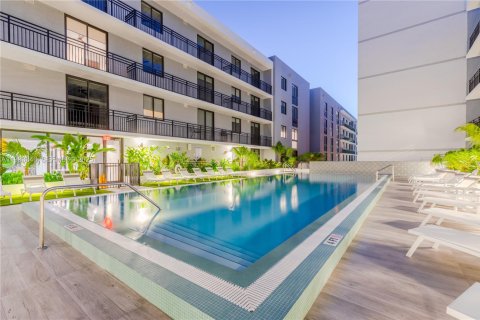 Снять в аренду виллу или дом в Майами, Флорида 1 спальня, № 1991209 - фото 13