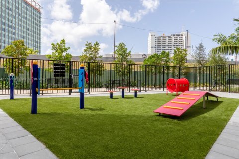 Снять в аренду виллу или дом в Майами, Флорида 1 спальня, № 1991209 - фото 30