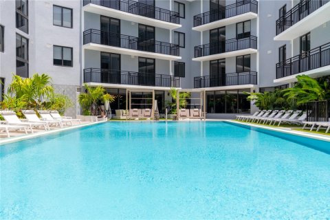 Снять в аренду виллу или дом в Майами, Флорида 1 спальня, № 1991209 - фото 12