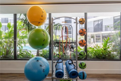 Снять в аренду виллу или дом в Майами, Флорида 1 спальня, № 1991209 - фото 16