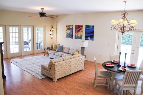 House in Mount Dora, Florida 3 bedrooms, 224.17 sq.m. № 1827888 - photo 9