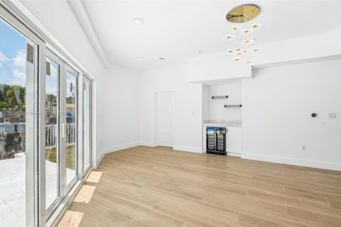 House in Fort Lauderdale, Florida 5 bedrooms, 277.31 sq.m. № 2056055 - photo 28
