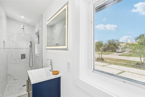 House in Fort Lauderdale, Florida 5 bedrooms, 277.31 sq.m. № 2056055 - photo 29