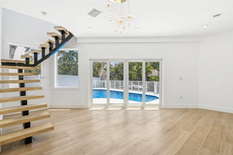 House in Fort Lauderdale, Florida 5 bedrooms, 277.31 sq.m. № 2056055 - photo 27