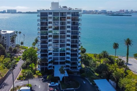 Condominio en venta en Clearwater, Florida, 2 dormitorios, 143.07 m2 № 1616805 - foto 1