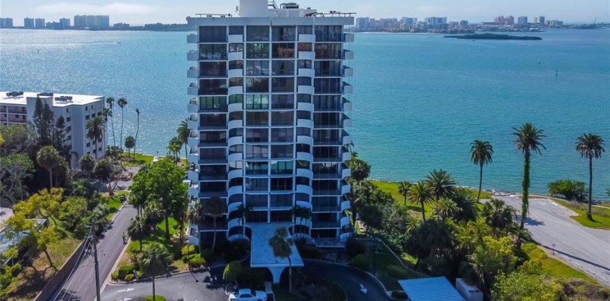 Condominio en Clearwater, Florida, 2 dormitorios  № 1616805