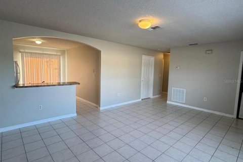 Apartment in Winter Haven, Florida 3 bedrooms, 99.87 sq.m. № 2198535 - photo 4