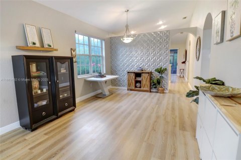 Townhouse in Pembroke Pines, Florida 3 bedrooms, 125.23 sq.m. № 1929827 - photo 6