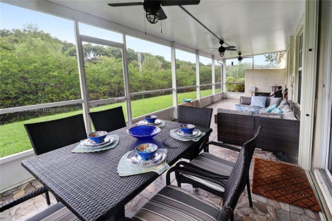 Townhouse in Pembroke Pines, Florida 3 bedrooms, 125.23 sq.m. № 1929827 - photo 26