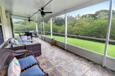 Townhouse in Pembroke Pines, Florida 3 bedrooms, 125.23 sq.m. № 1929827 - photo 24