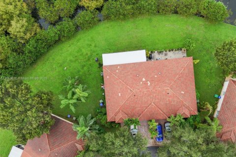 Townhouse in Pembroke Pines, Florida 3 bedrooms, 125.23 sq.m. № 1929827 - photo 27