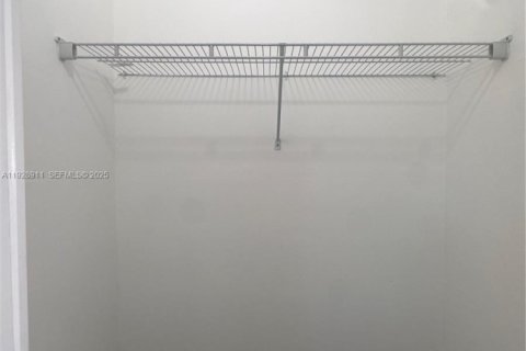 Casa en alquiler en Miami, Florida, 1 dormitorio № 1987867 - foto 8