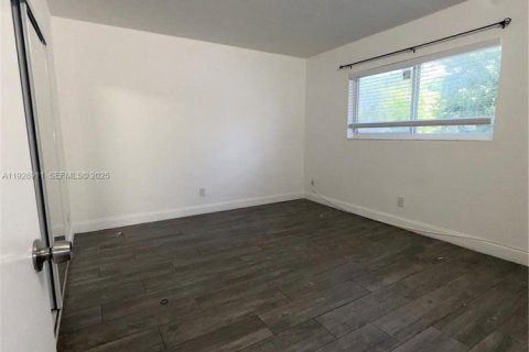 Casa en alquiler en Miami, Florida, 1 dormitorio № 1987867 - foto 6