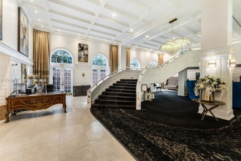 Condo in Miami Beach, Florida, 2 bedrooms  № 2056259 - photo 23