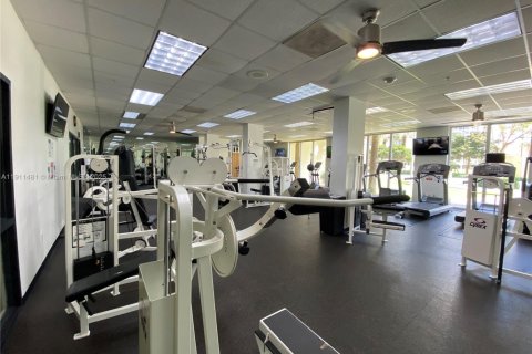 Купить кондоминиум в Санни-Айлс-Бич, Флорида 1 спальня, 93.37м2, № 1967323 - фото 30