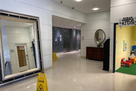 Купить кондоминиум в Санни-Айлс-Бич, Флорида 1 спальня, 93.37м2, № 1967323 - фото 20