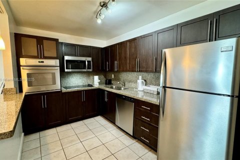 Купить кондоминиум в Санни-Айлс-Бич, Флорида 1 спальня, 93.37м2, № 1967323 - фото 2