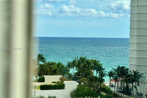 Купить кондоминиум в Санни-Айлс-Бич, Флорида 1 спальня, 93.37м2, № 1967323 - фото 12