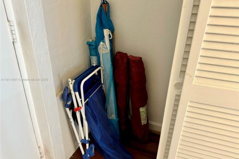 Купить кондоминиум в Санни-Айлс-Бич, Флорида 1 спальня, 93.37м2, № 1967323 - фото 13