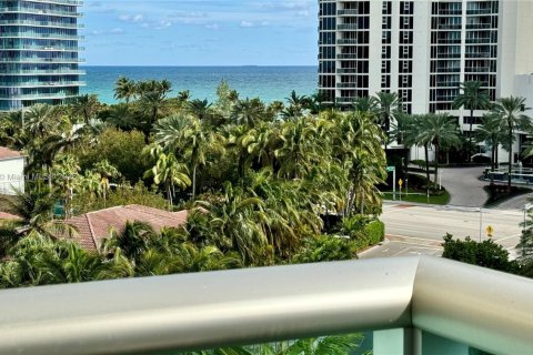 Купить кондоминиум в Санни-Айлс-Бич, Флорида 1 спальня, 93.37м2, № 1967323 - фото 5
