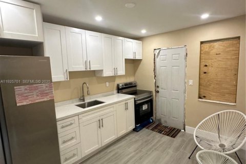 Appartement à louer à Miami, Floride: 2 chambres, 207.54 m2 № 1986091 - photo 4