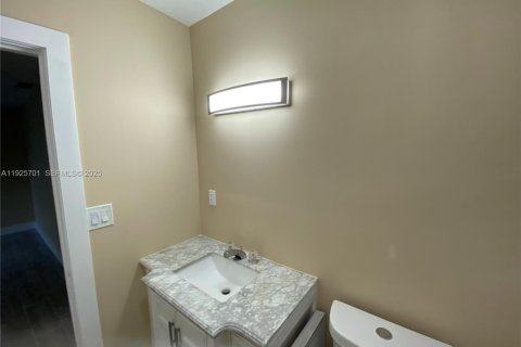 Appartement à louer à Miami, Floride: 2 chambres, 207.54 m2 № 1986091 - photo 8