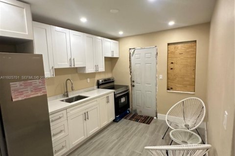 Appartement à louer à Miami, Floride: 2 chambres, 207.54 m2 № 1986091 - photo 5