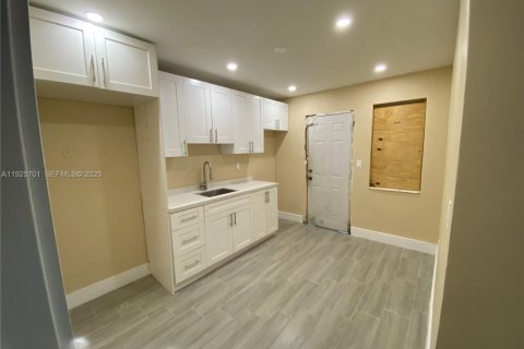 Appartement à louer à Miami, Floride: 2 chambres, 207.54 m2 № 1986091 - photo 6