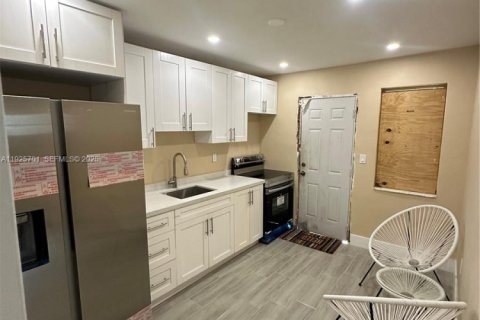 Appartement à louer à Miami, Floride: 2 chambres, 207.54 m2 № 1986091 - photo 7