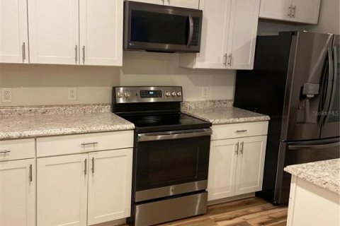 Condo in Celebration, Florida, 3 bedrooms № 2094255 - photo 11