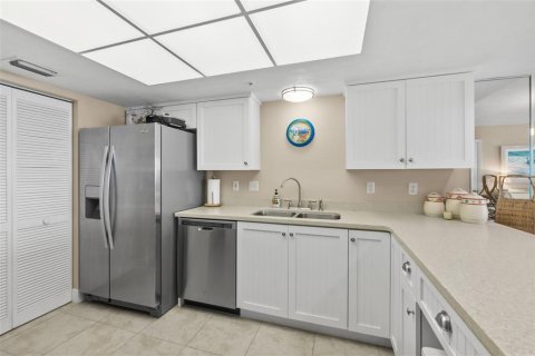 Condominio en venta en Daytona Beach Shores, Florida, 2 dormitorios, 126.63 m2 № 1913216 - foto 17