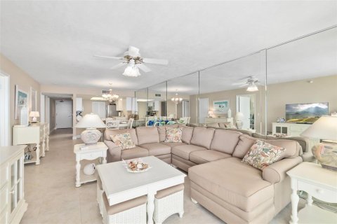 Condominio en venta en Daytona Beach Shores, Florida, 2 dormitorios, 126.63 m2 № 1913216 - foto 8