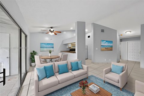 Condo in Miami, Florida, 1 bedroom  № 1993595 - photo 7