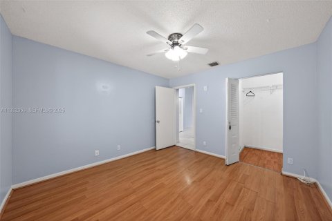 Condo in Miami, Florida, 1 bedroom  № 1993595 - photo 14