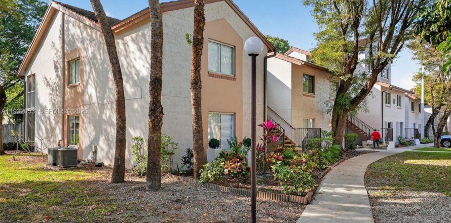 Condo in Miami, Florida, 1 bedroom  № 1993595