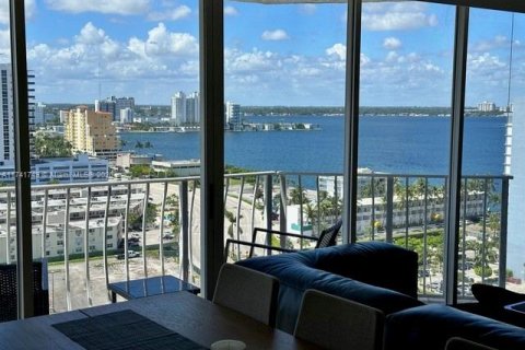 Condo in North Bay Village, Florida, 2 bedrooms  № 1729522 - photo 5