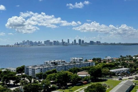 Condo in North Bay Village, Florida, 2 bedrooms  № 1729522 - photo 13