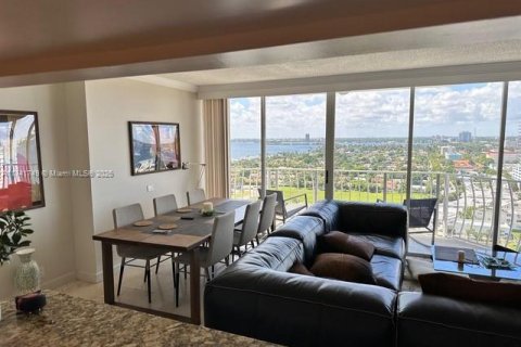 Condo in North Bay Village, Florida, 2 bedrooms  № 1729522 - photo 9