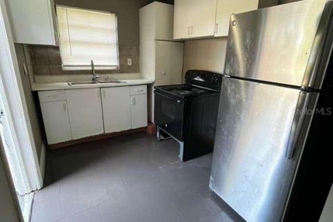 House in Orlando, Florida 3 bedrooms, 139.35 sq.m. № 2224415 - photo 18