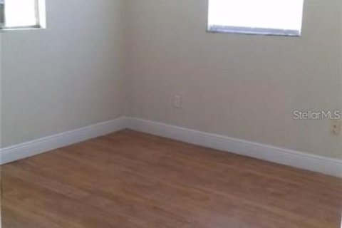 House in Orlando, Florida 3 bedrooms, 139.35 sq.m. № 2224415 - photo 10