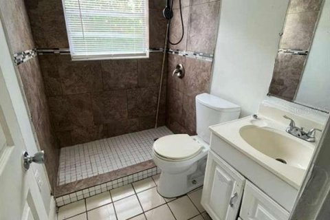 House in Orlando, Florida 3 bedrooms, 139.35 sq.m. № 2224415 - photo 11