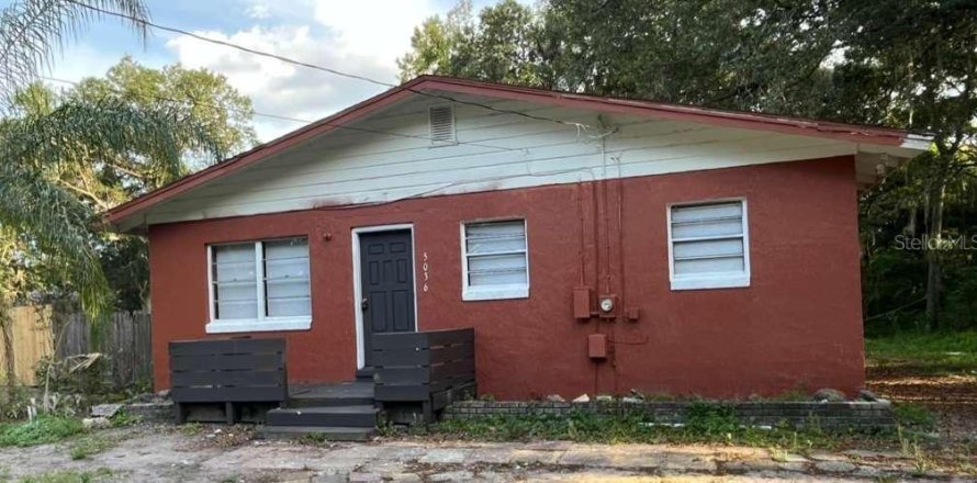 House in Orlando, Florida 3 bedrooms, 139.35 sq.m. № 2224415