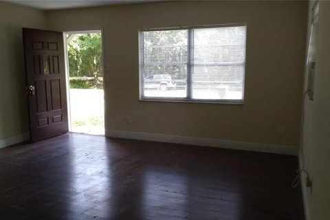 House in Orlando, Florida 3 bedrooms, 139.35 sq.m. № 2224415 - photo 7