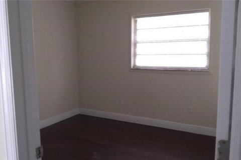 House in Orlando, Florida 3 bedrooms, 139.35 sq.m. № 2224415 - photo 13