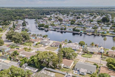House in Holiday, Florida 3 bedrooms, 122.63 sq.m. № 1900829 - photo 27