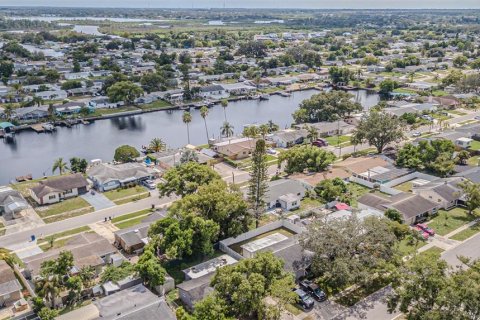 House in Holiday, Florida 3 bedrooms, 122.63 sq.m. № 1900829 - photo 26