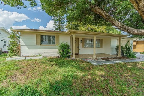 House in Holiday, Florida 3 bedrooms, 122.63 sq.m. № 1900829 - photo 1